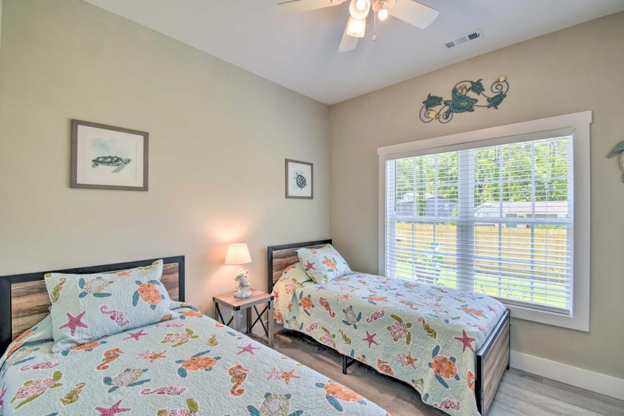 Ocean Isle Beach Home With Shared Lanai And Grill Eksteriør bilde